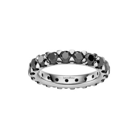 Ring mit mehreren schwarzen Diamanten