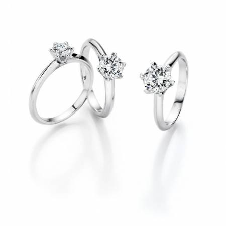 Verlobungsringe in Weißgold mit Diamant